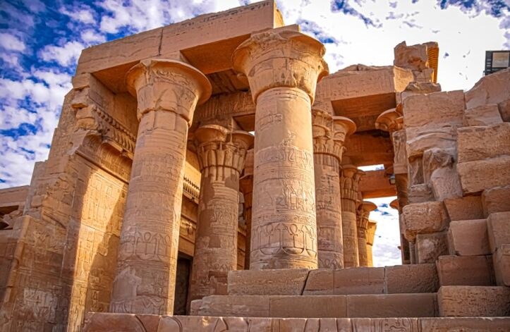 アスワン 遺跡 列柱 エジプト 観光 アスワン 遺跡 列柱 エジプト 観光